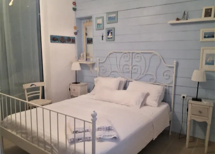 Lemonelia, One Big,4-5 People And One Small Apartment ,2-3 People